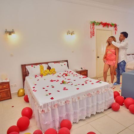 Sara Chambre D'Hotes อันตานานารีโว ภายนอก รูปภาพ